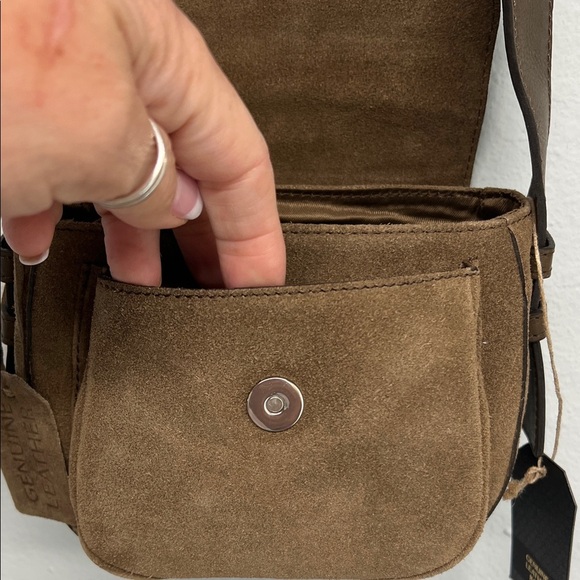 Artisans Of India | Leather Crossbody Bag - Picture 6 of 14